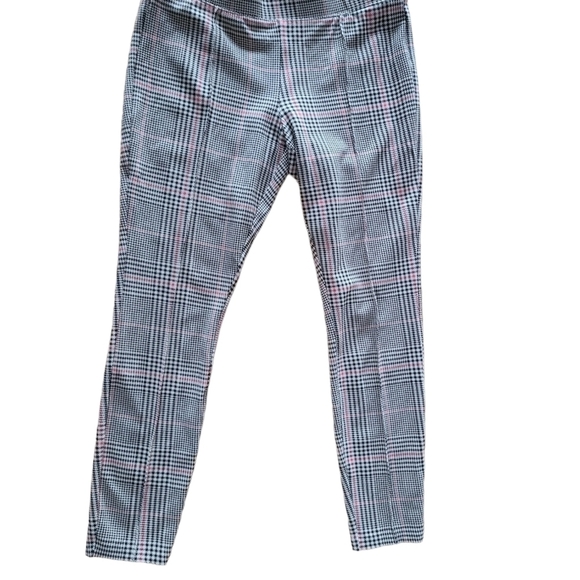 Old Navy Stevie Ankle Pants in Neutral Plaid - Size M - Picture 8 of 10